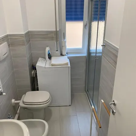 Stadio 1 - Monolocali Con Bagno Privato * Верона