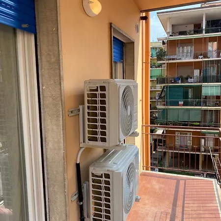Stadio 1 Verona - 2 Appartamenti Monolocali Di Mq 25 Ognuno Con Bagno Privato E Cucinotto - Solo Ingresso In Comune - Massimo 4 Posti Ciascuno - Oppure I 2 Monolocali Assieme Per 50 Mq Totali Massimo 8 Posti Con Due Stanze, Due Bagni E Due Cucinotti Apartamento *